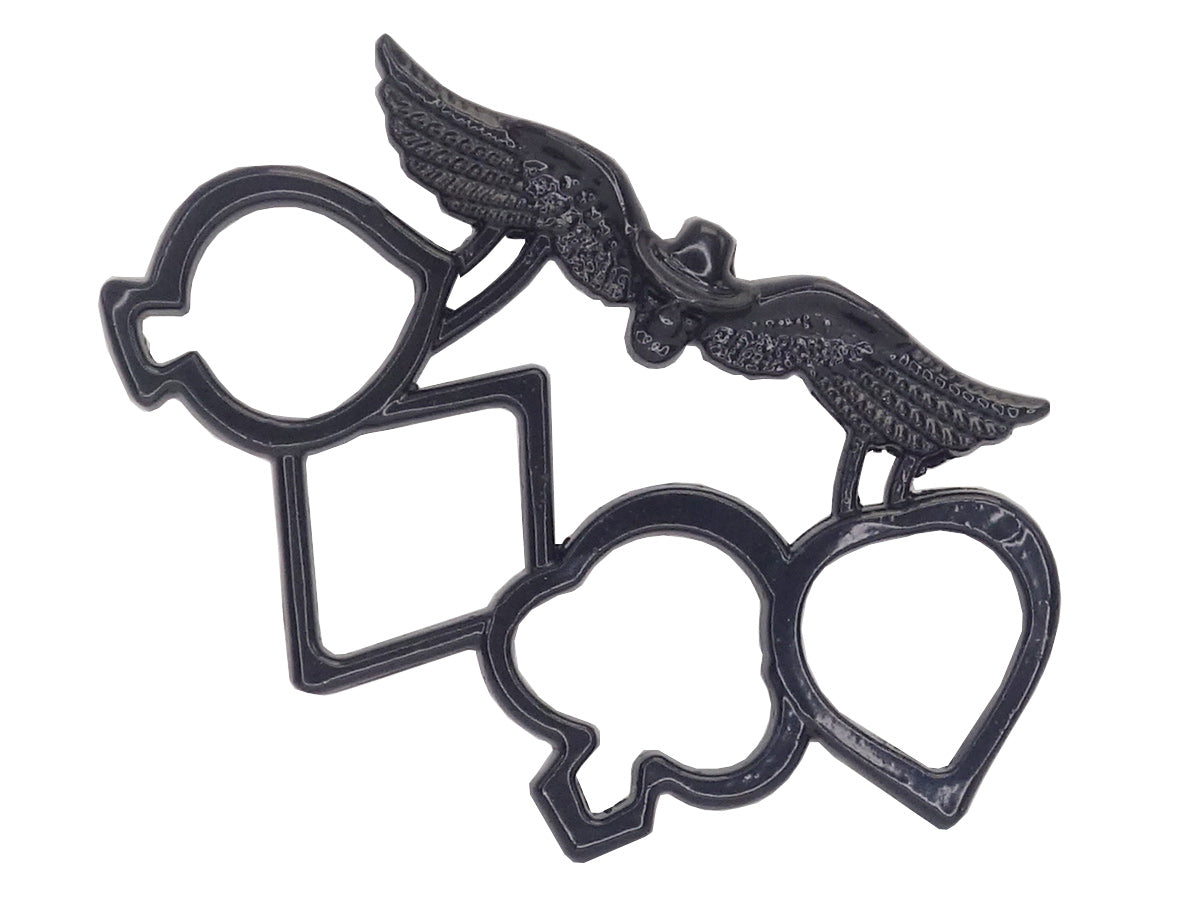 Schwarzer Schlagring Ace Totenkopf Flügel